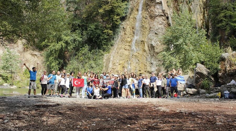 Kral Havuzu Uçansu Şelaleleri  Doğa Yürüyüşü  